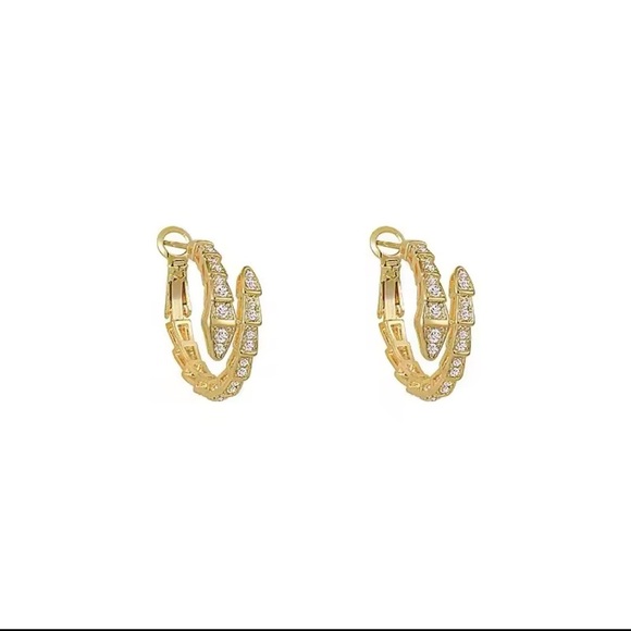 Serpenti Hoop Earrings with Crystals
Gold - Picture 3 of 8